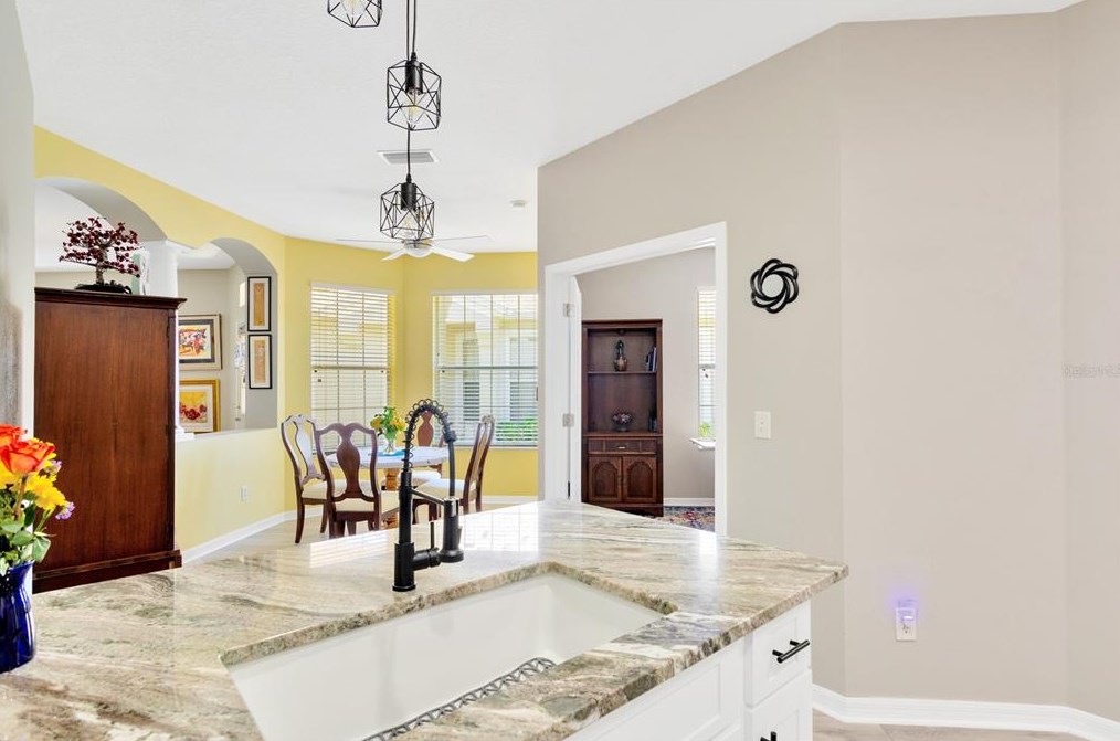 15757 Phoebepark Ave, Lithia FL  33547-1791 exterior