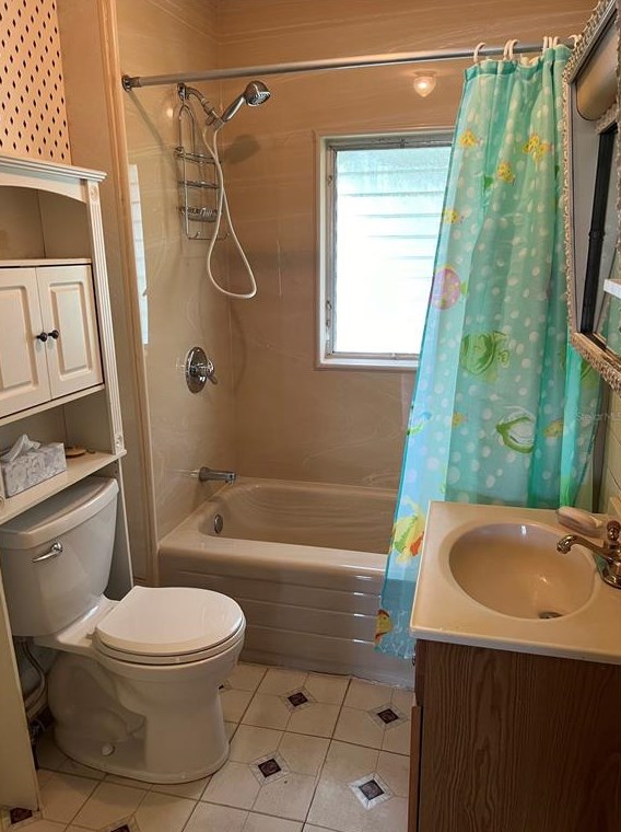 955 Southern Ave, Lakeland FL  33815-3945 exterior