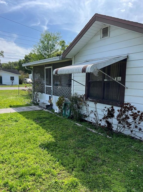 955 Southern Ave, Lakeland FL  33815-3945 exterior