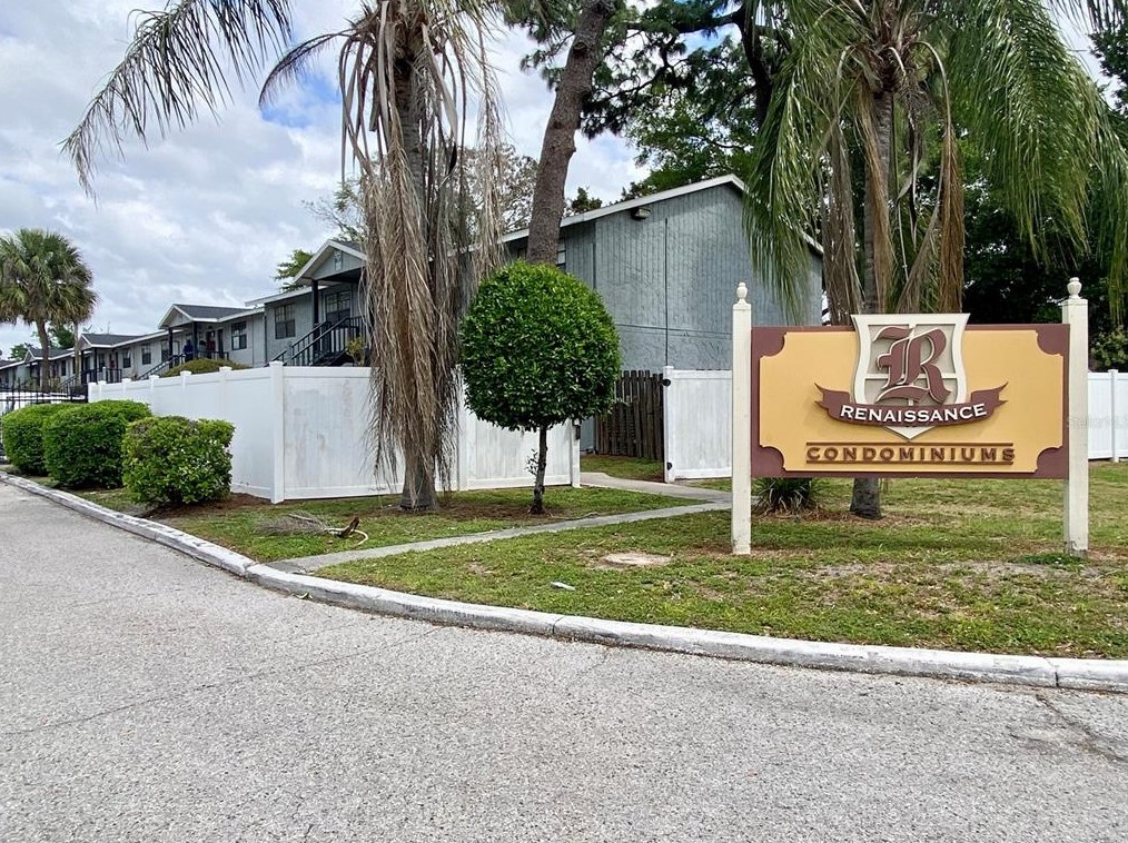 205 Pine Tulip Ct, Tampa FL  33612-4366 exterior