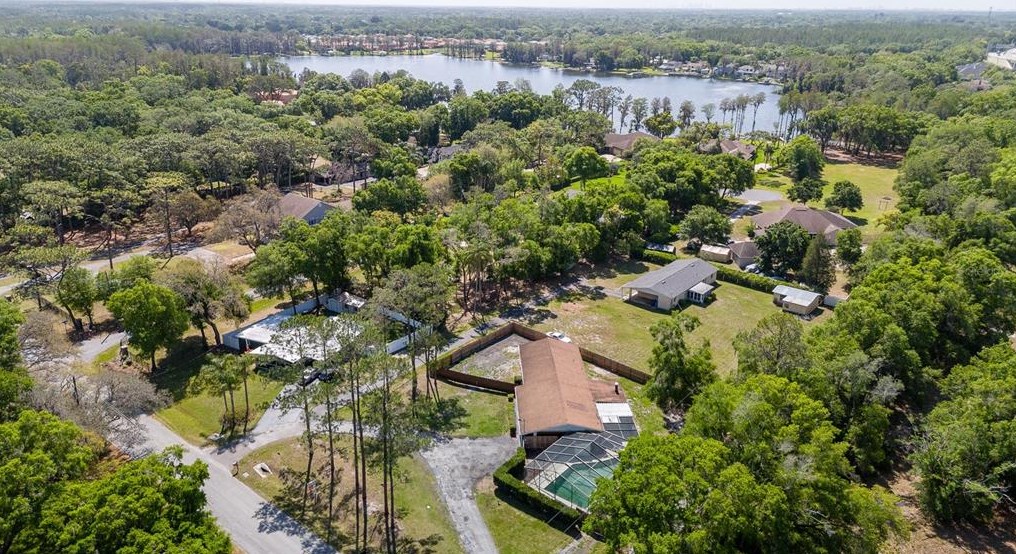 5476 Lk Le Clare Rd, Lutz FL  33558-8013 exterior