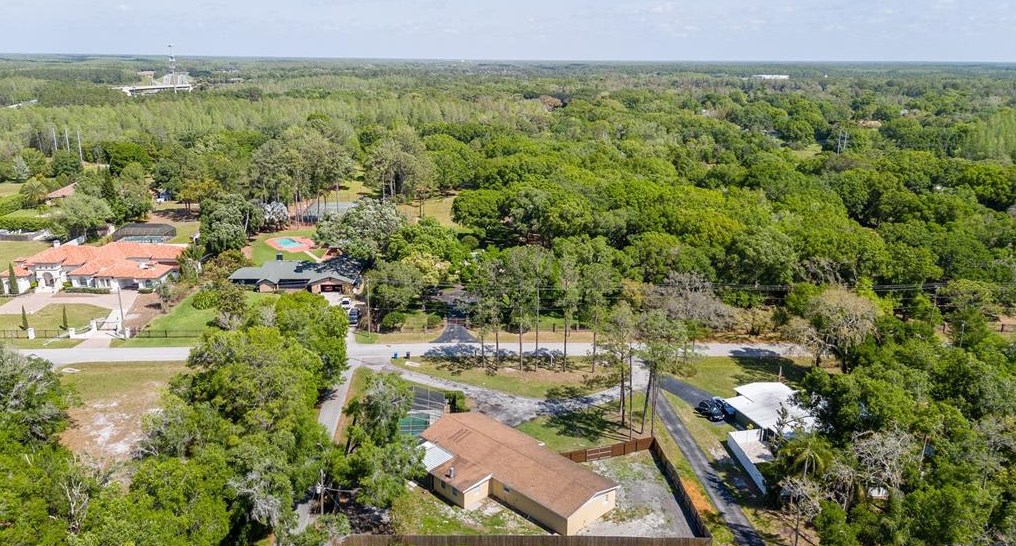 5476 Lk Le Clare Rd, Lutz FL  33558-8013 exterior