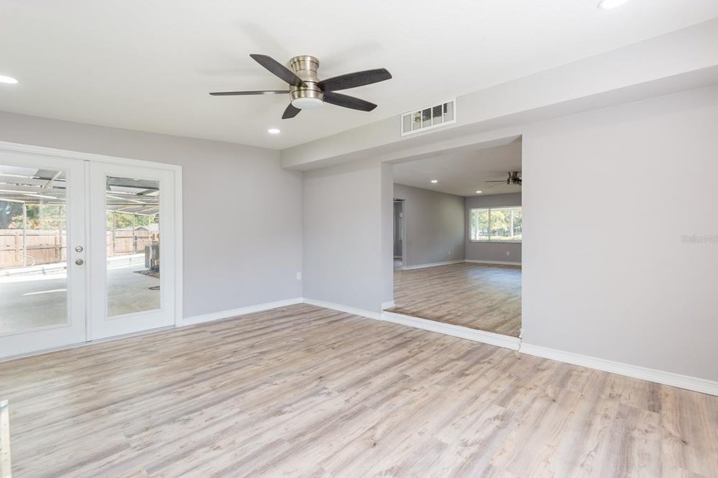 5476 Lk Le Clare Rd, Lutz FL  33558-8013 exterior
