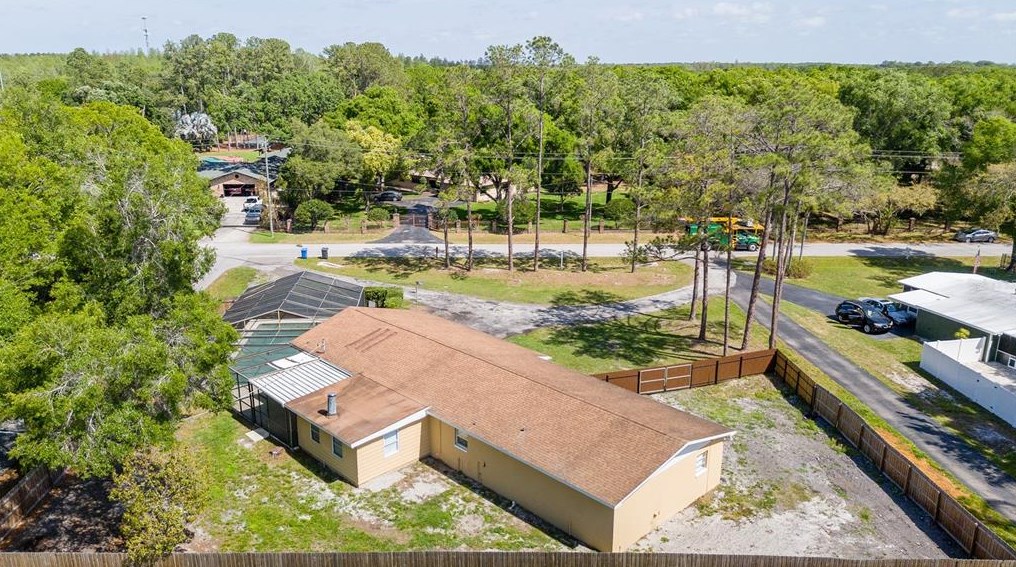 5476 Lk Le Clare Rd, Lutz FL  33558-8013 exterior