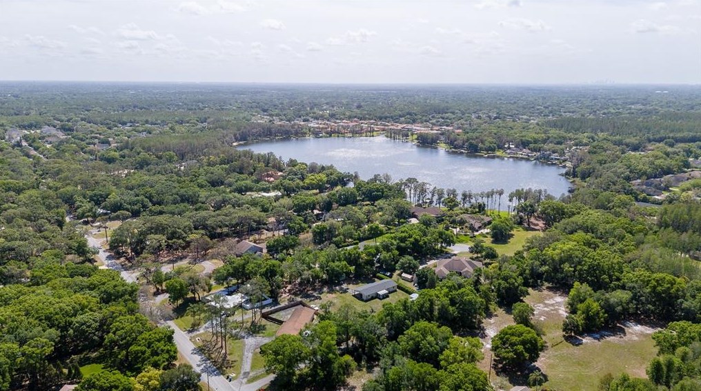 5476 Lk Le Clare Rd, Lutz FL  33558-8013 exterior