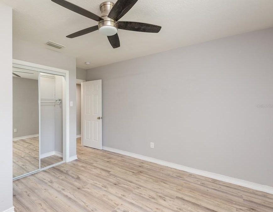 5476 Lk Le Clare Rd, Lutz FL  33558-8013 exterior