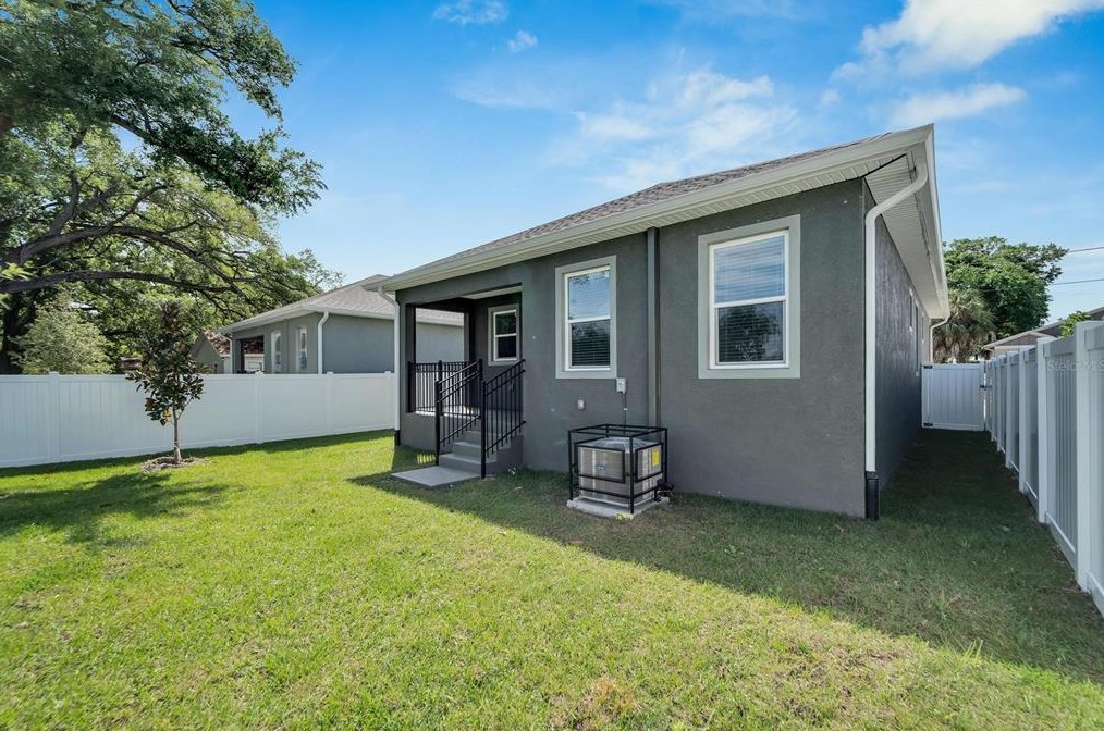 2704 18th Ave, Tampa FL 33619-2421 exterior
