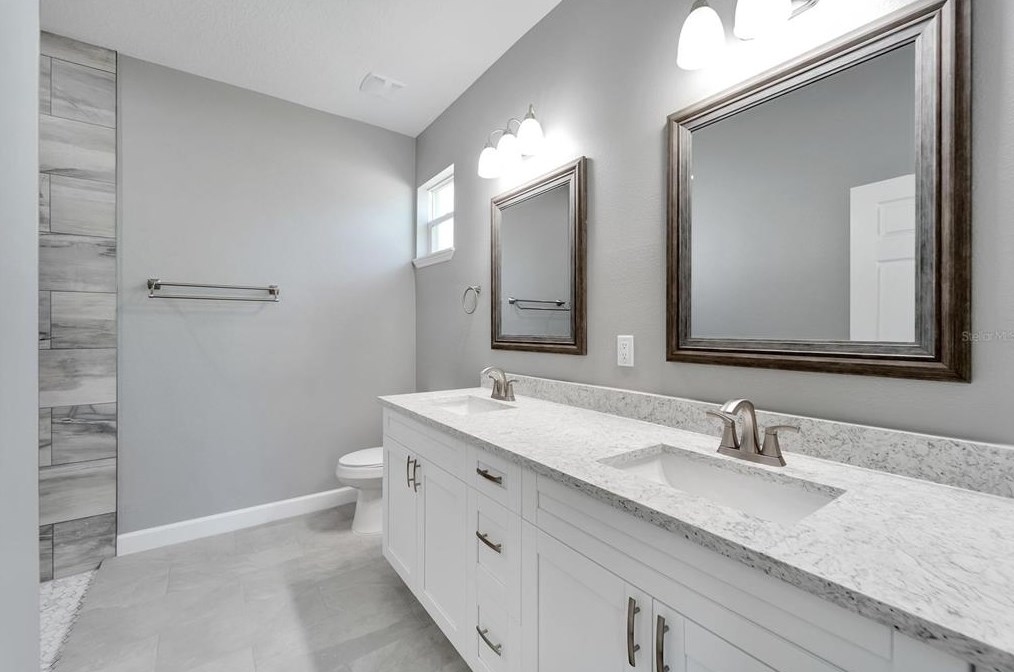 2704 18th Ave, Tampa FL 33619-2421 exterior