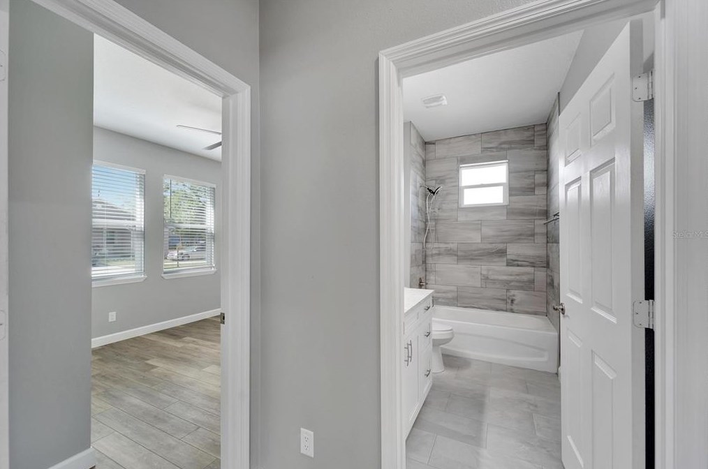 2704 18th Ave, Tampa FL 33619-2421 exterior