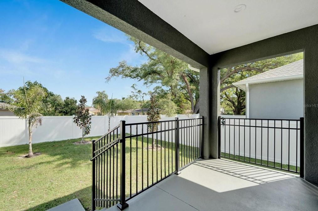 2704 18th Ave, Tampa FL 33619-2421 exterior