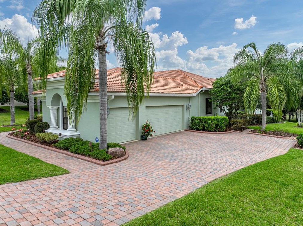 13551 Carnoustie Cir, Dade City FL 33525-2707 exterior