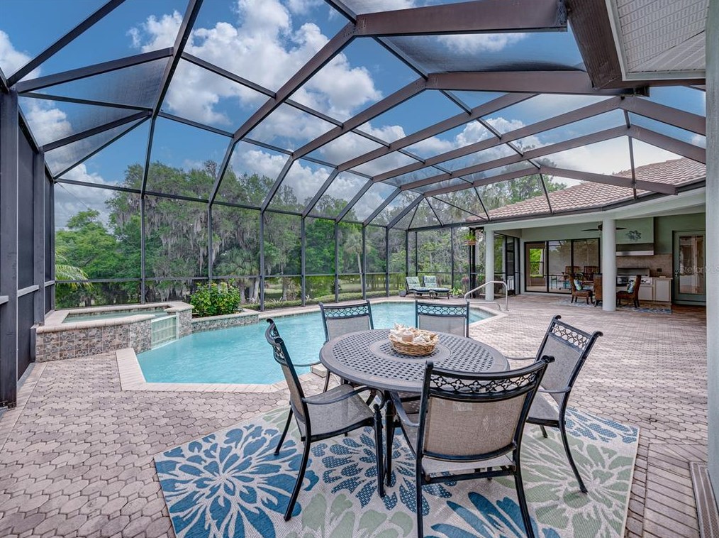 13551 Carnoustie Cir, Dade City FL 33525-2707 exterior