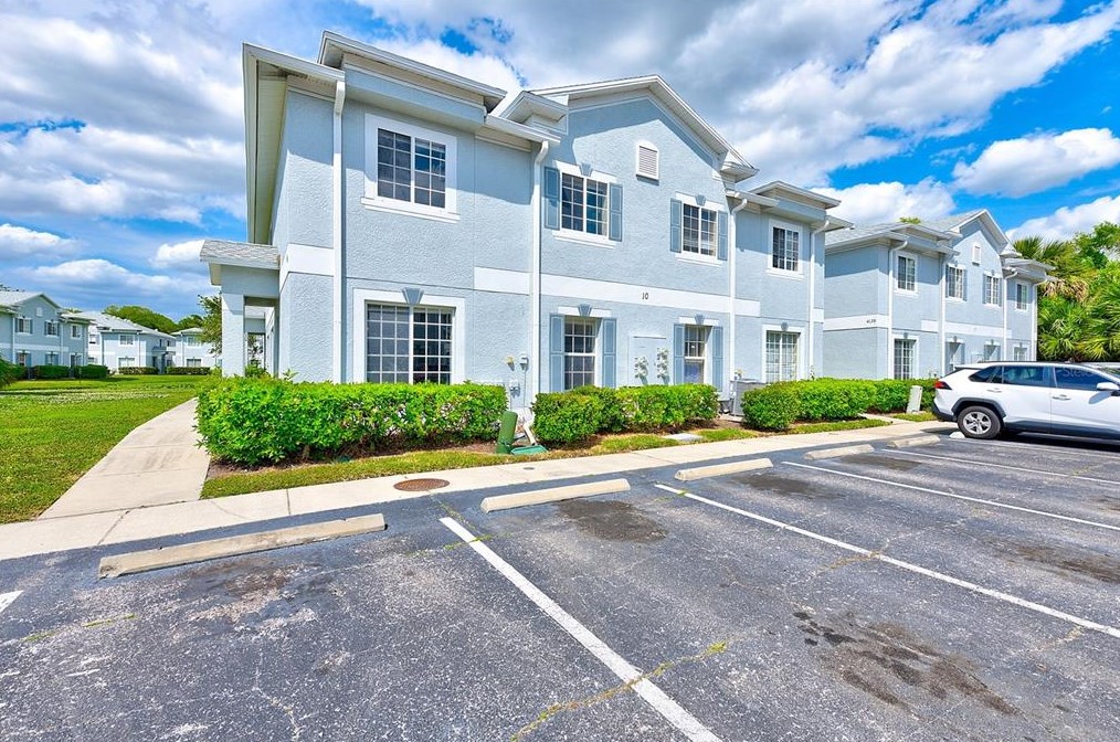 4120 Gradstone Pl, Tampa FL  33617-7370 exterior