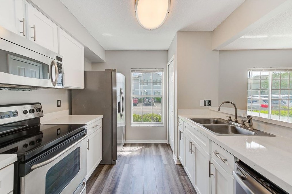 4120 Gradstone Pl, Tampa FL  33617-7370 exterior