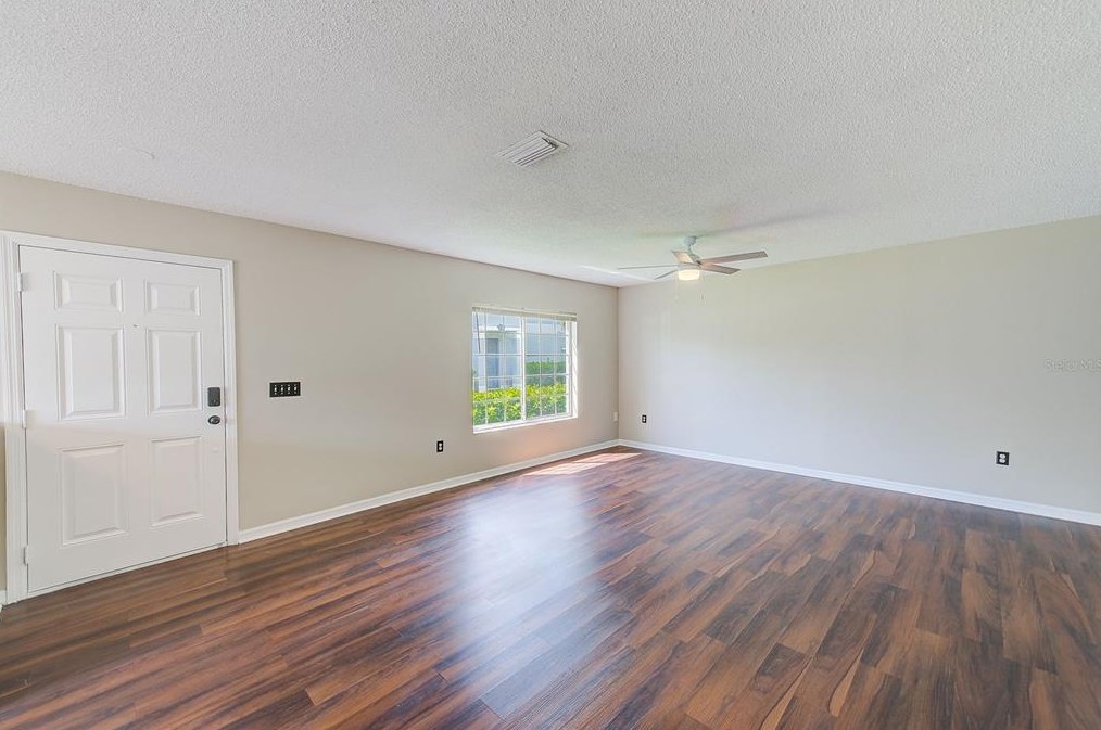 4120 Gradstone Pl, Tampa FL  33617-7370 exterior