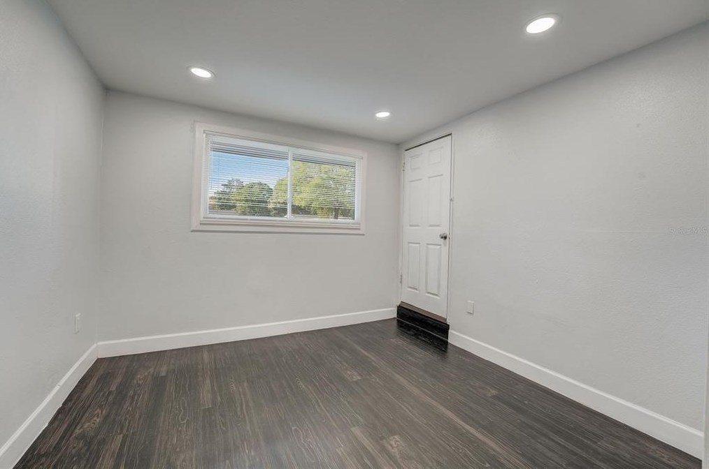 4425 Wallace Ave, Tampa FL 33611-5640 exterior