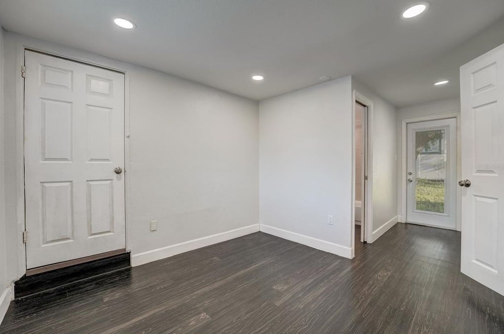 4425 Wallace Ave, Tampa FL 33611-5640 exterior