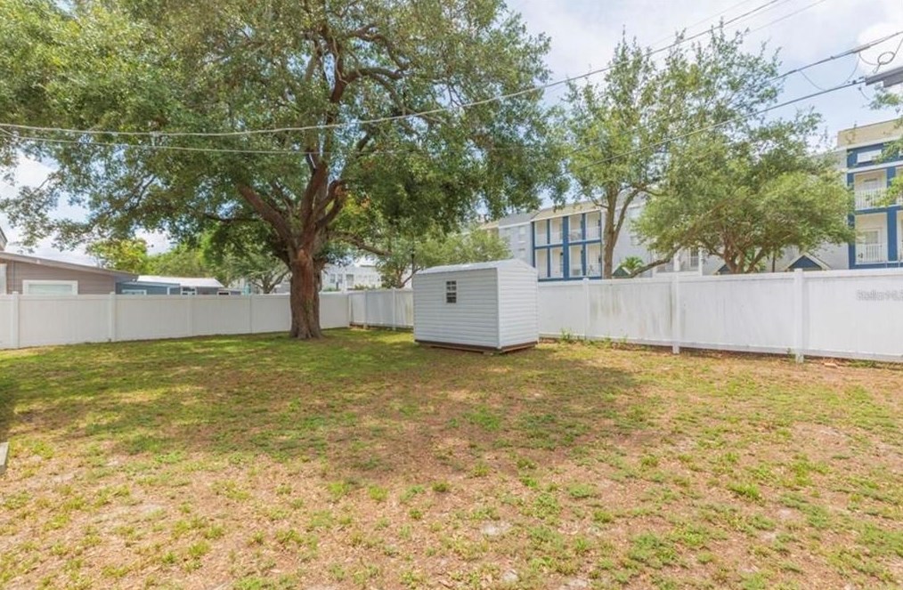 4425 Wallace Ave, Tampa FL 33611-5640 exterior