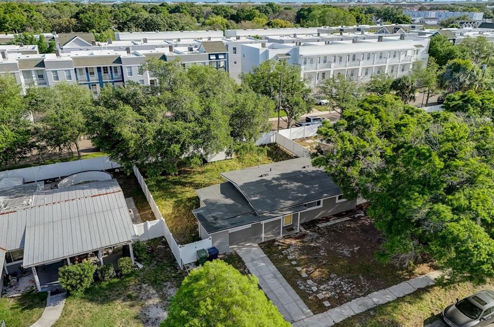 4425 Wallace Ave, Tampa FL 33611-5640 exterior