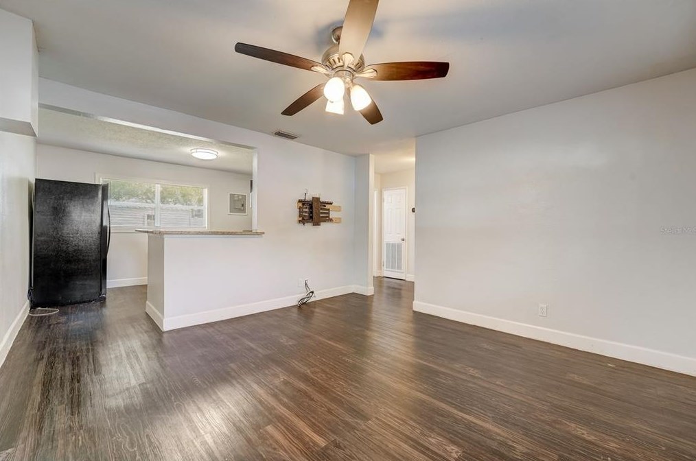 4425 Wallace Ave, Tampa FL 33611-5640 exterior