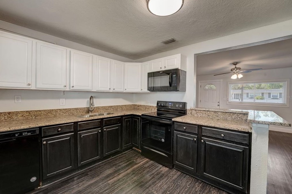 4425 Wallace Ave, Tampa FL 33611-5640 exterior