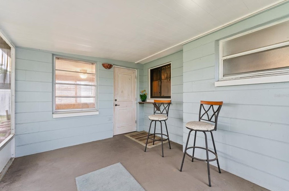 1426 Viking Dr, Tarpon Springs FL  34691-4905 exterior