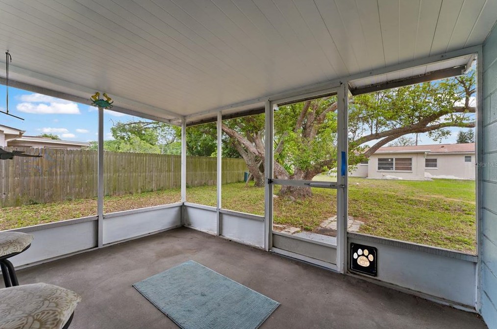 1426 Viking Dr, Tarpon Springs FL  34691-4905 exterior