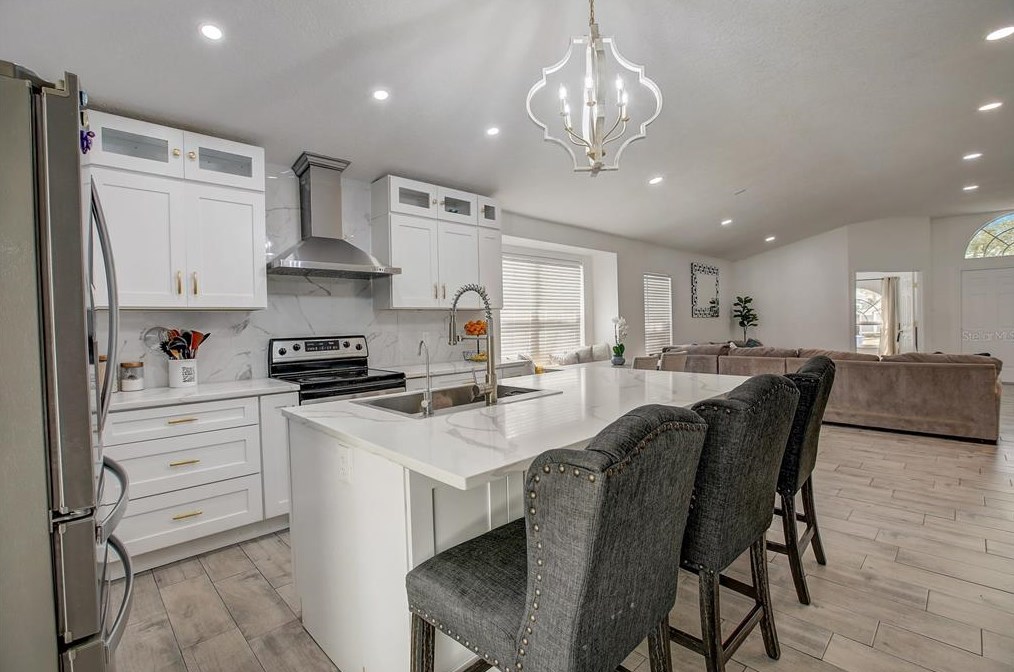 10727 Deepbrook Dr, Riverview FL  33569-8725 exterior