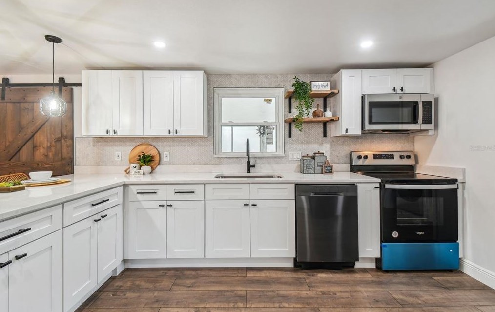 11211 Meadow Dr, Port Richey FL  34668-2320 exterior