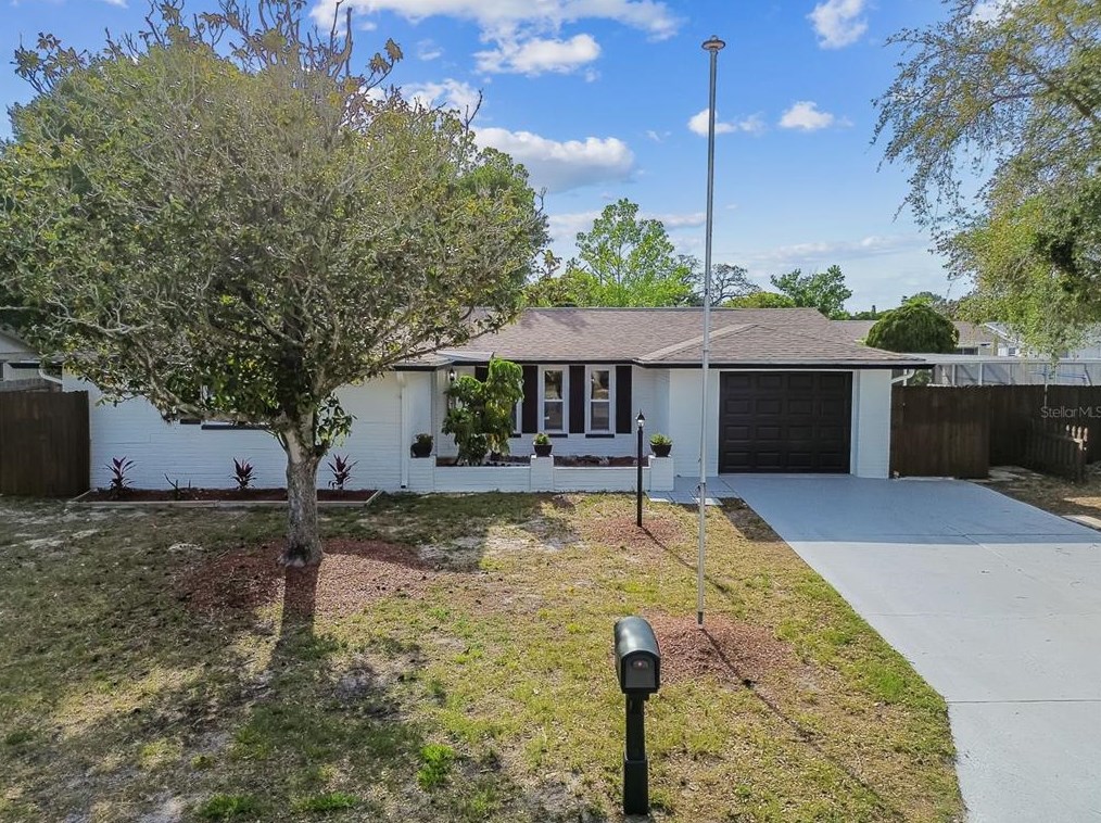 11211 Meadow Dr, Port Richey FL  34668-2320 exterior