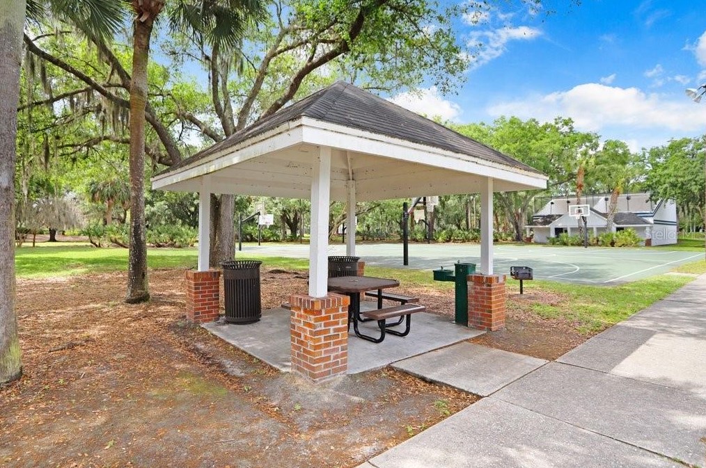 4943 Ebensburg Dr, Tampa FL  33647-1383 exterior