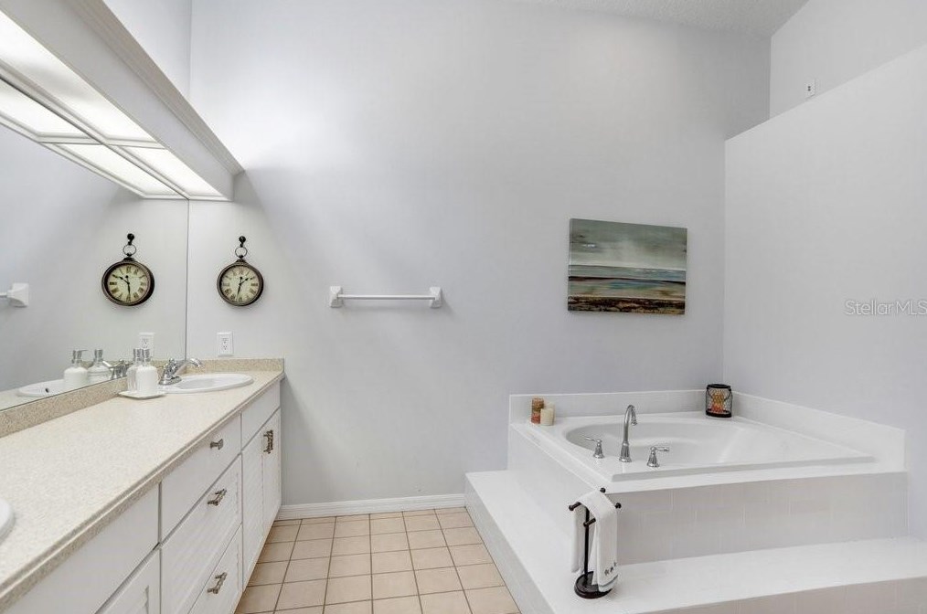 4943 Ebensburg Dr, Tampa FL  33647-1383 exterior