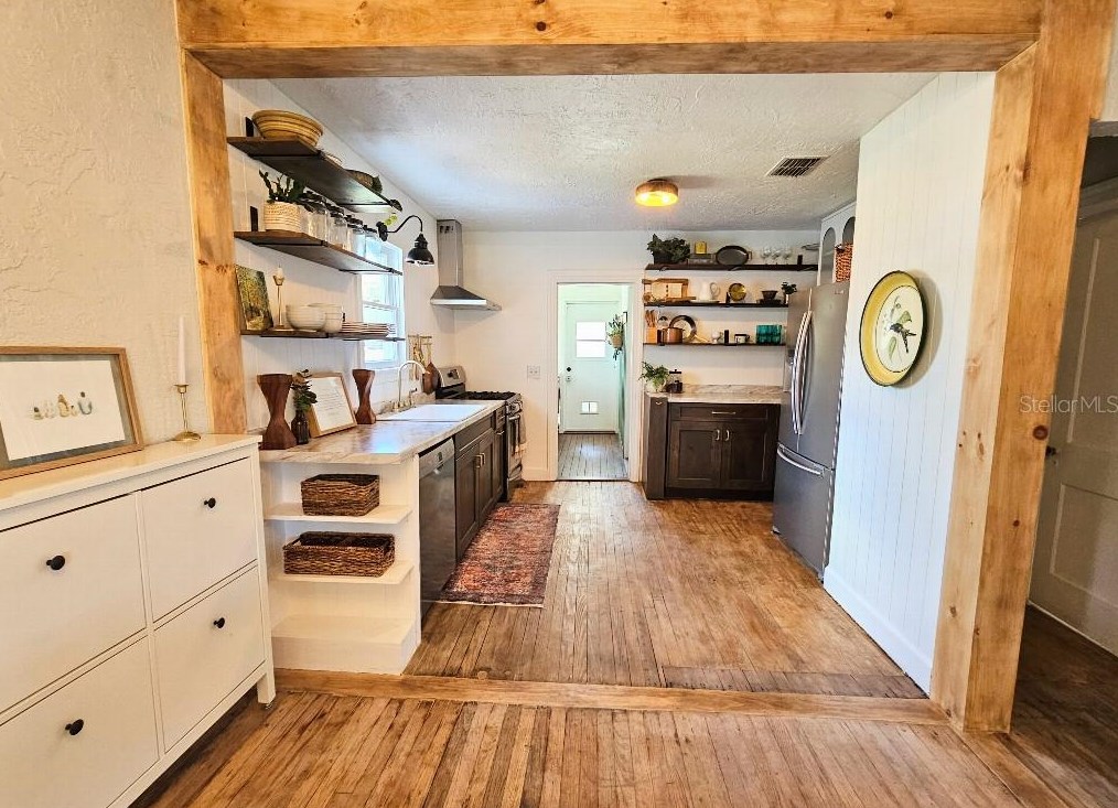 3200 21st St, Saint Petersburg FL  33713-3055 exterior