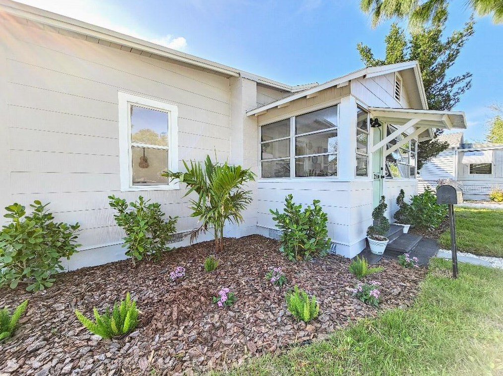 3200 21st St, Saint Petersburg FL  33713-3055 exterior