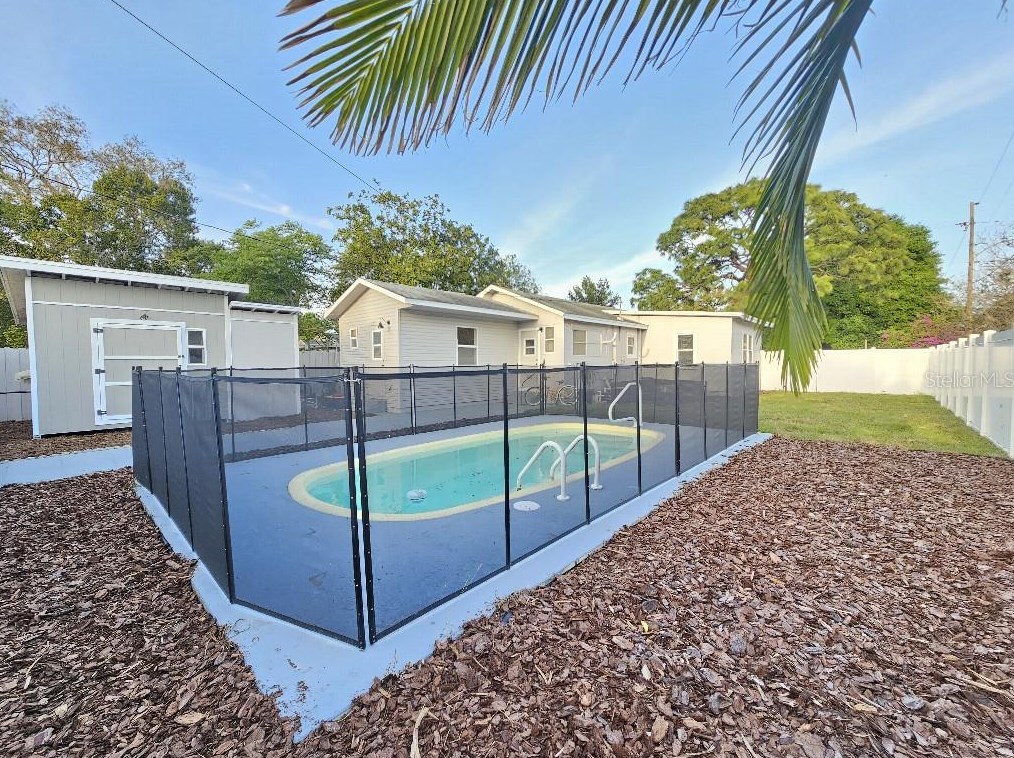 3200 21st St, Saint Petersburg FL  33713-3055 exterior