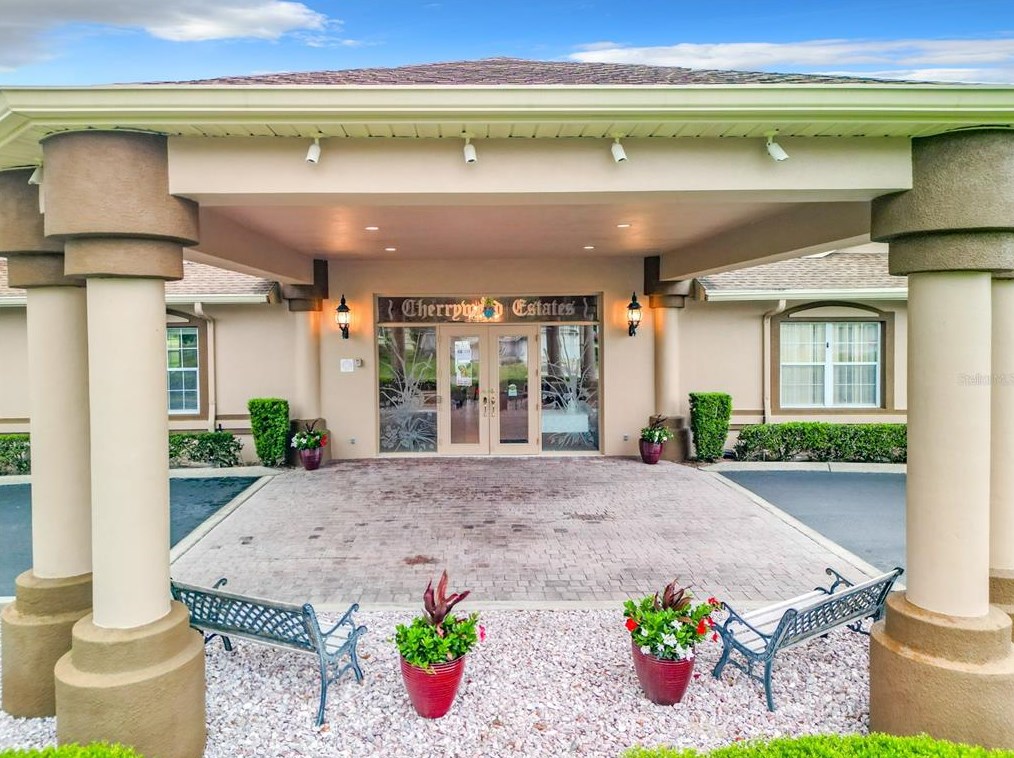 9886 62nd Terrace Rd, Ocala FL  34472-8669 exterior