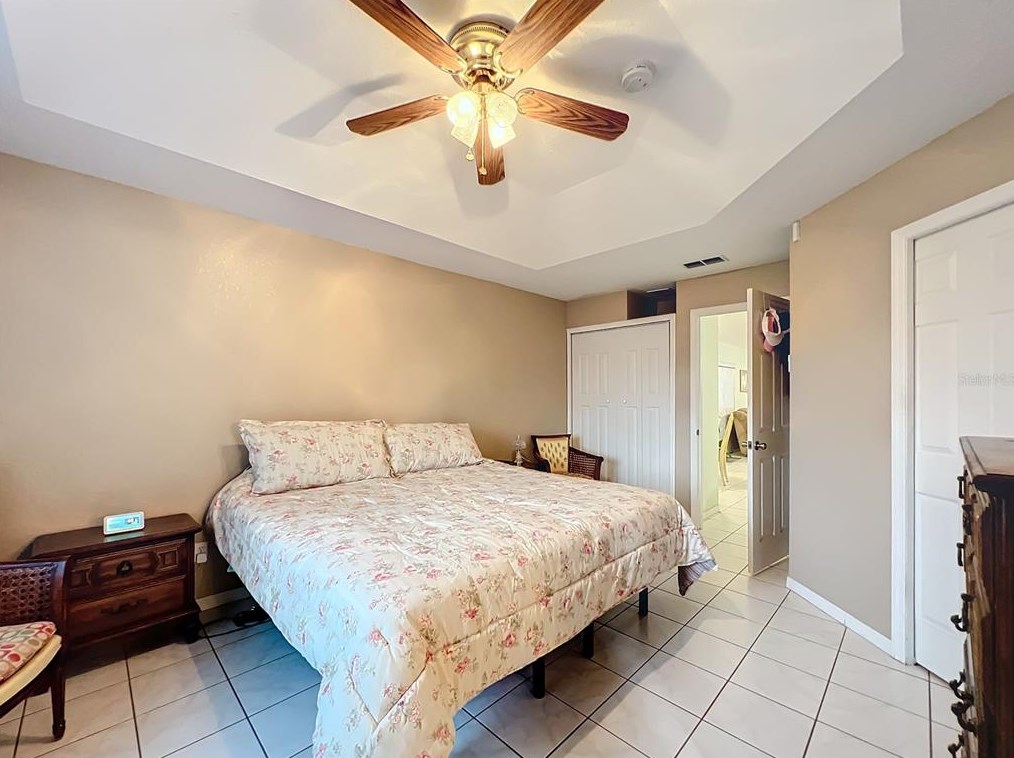 9886 62nd Terrace Rd, Ocala FL  34472-8669 exterior