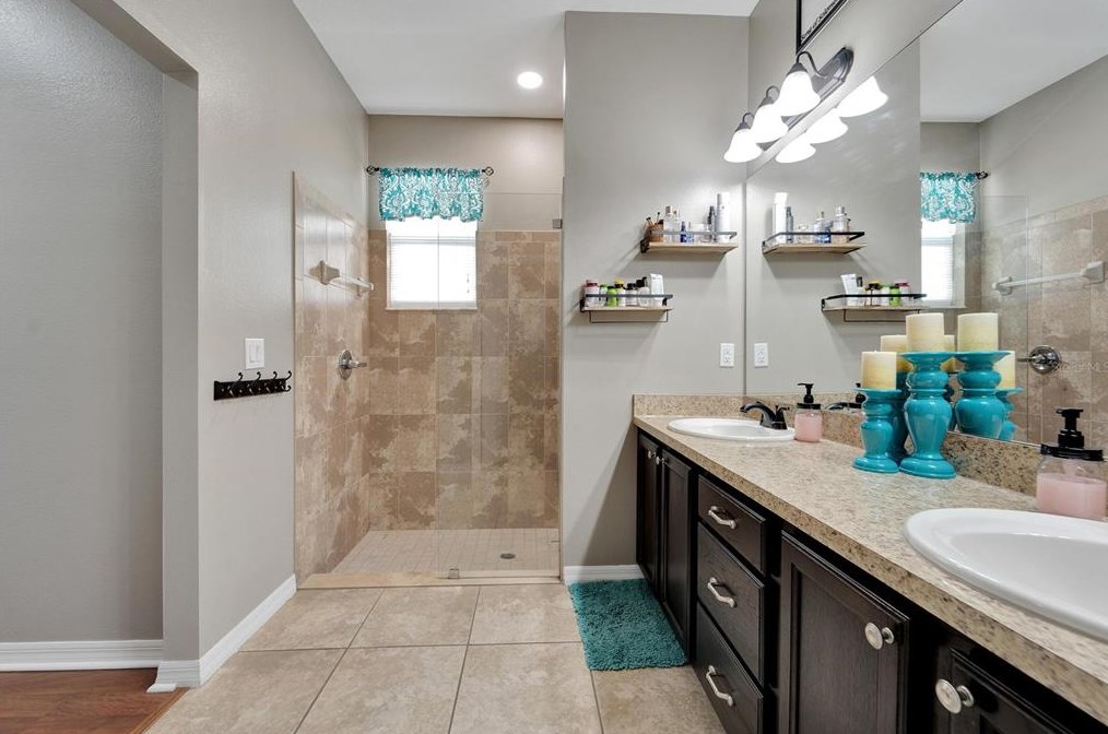 2207 Via Napoli St, Plant City FL  33566-1021 exterior