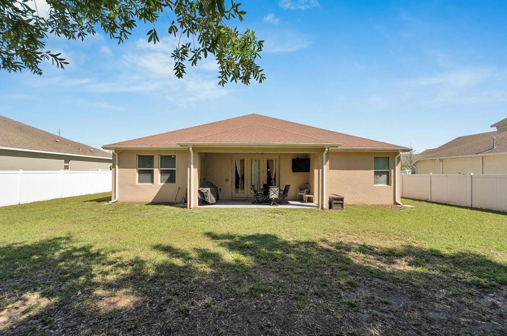 2207 Via Napoli St, Plant City FL  33566-1021 exterior