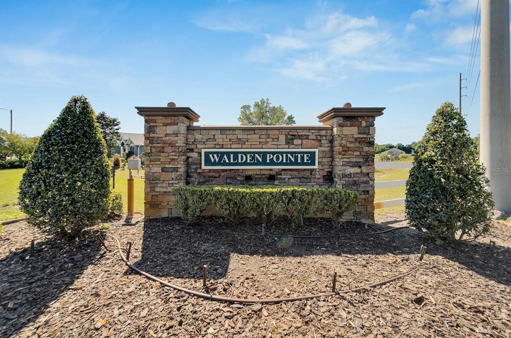 2207 Via Napoli St, Plant City FL  33566-1021 exterior