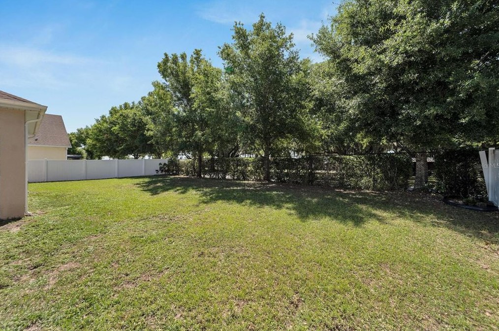 2207 Via Napoli St, Plant City FL  33566-1021 exterior