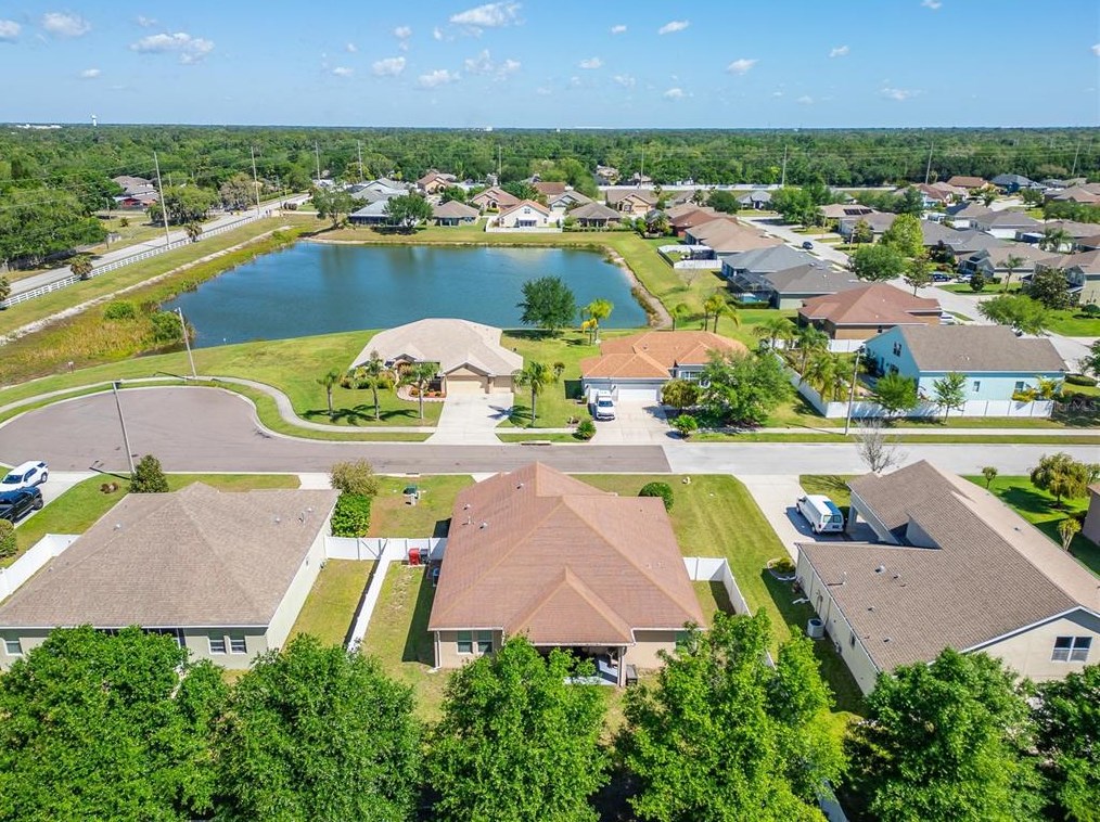 2207 Via Napoli St, Plant City FL  33566-1021 exterior