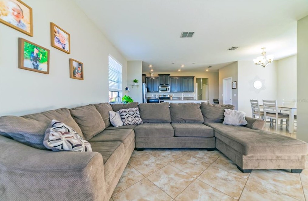 10103 Newminster Loop, Ruskin FL  33573-6727 exterior