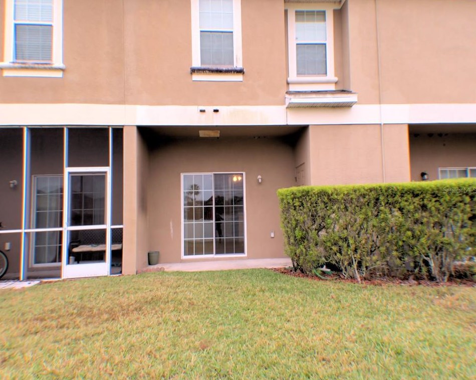 1873 Greenwood Valley Dr, Plant City FL  33563-6996 exterior