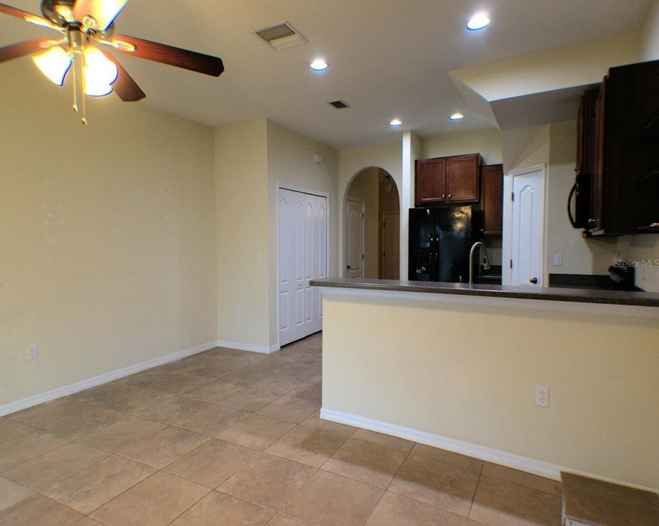 1873 Greenwood Valley Dr, Plant City FL  33563-6996 exterior