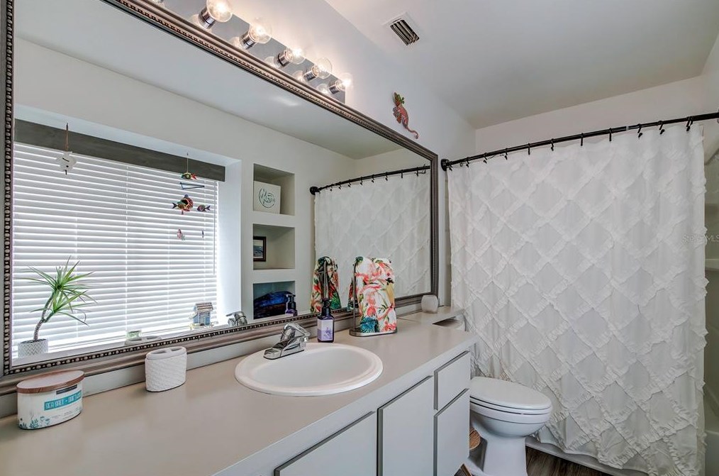 4130 Longfellow Dr, Plant City FL  33566-9526 exterior