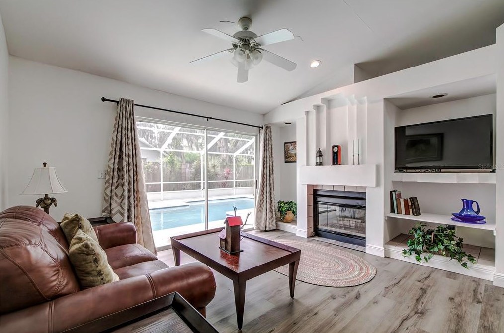 4130 Longfellow Dr, Plant City FL  33566-9526 exterior