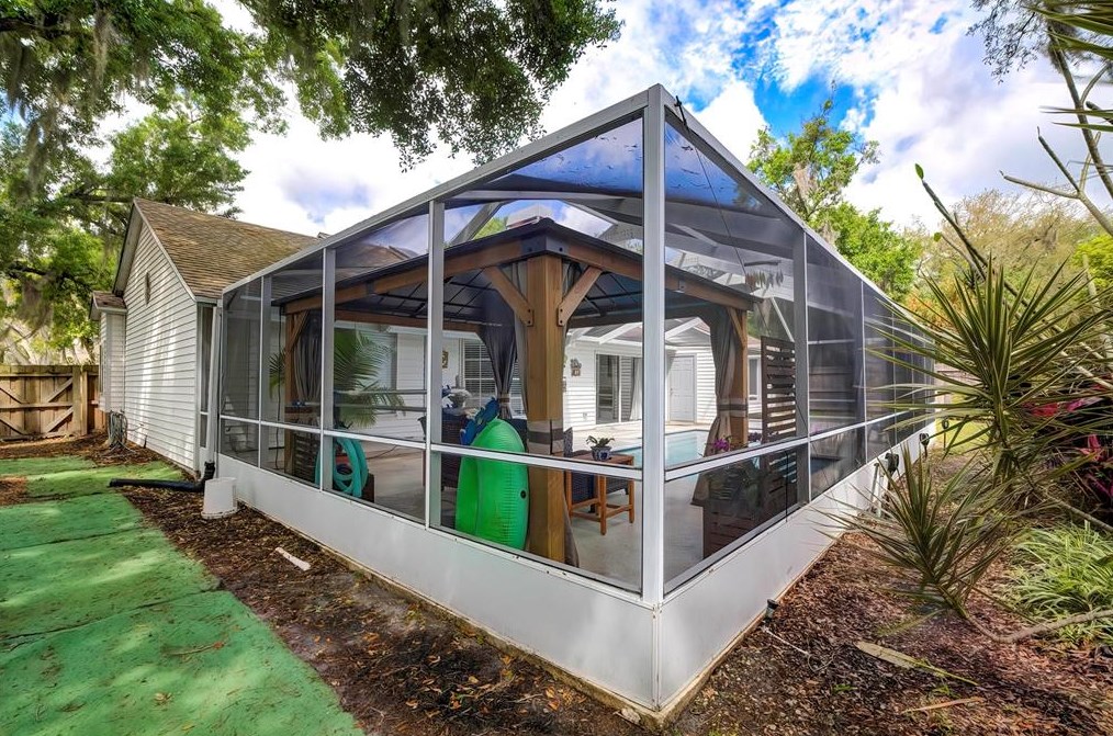 4130 Longfellow Dr, Plant City FL  33566-9526 exterior