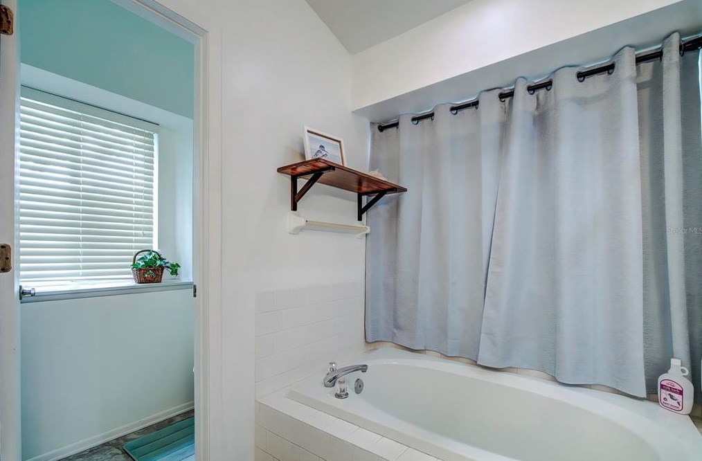 4130 Longfellow Dr, Plant City FL  33566-9526 exterior