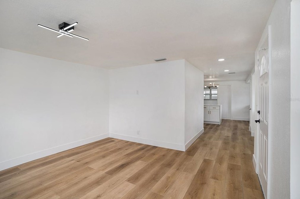 2707 Kirby St, Tampa FL 33614-3355 exterior